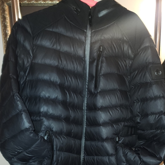 Moose Knuckles Men's Black Puffer Jacket - Picture 1 of 6